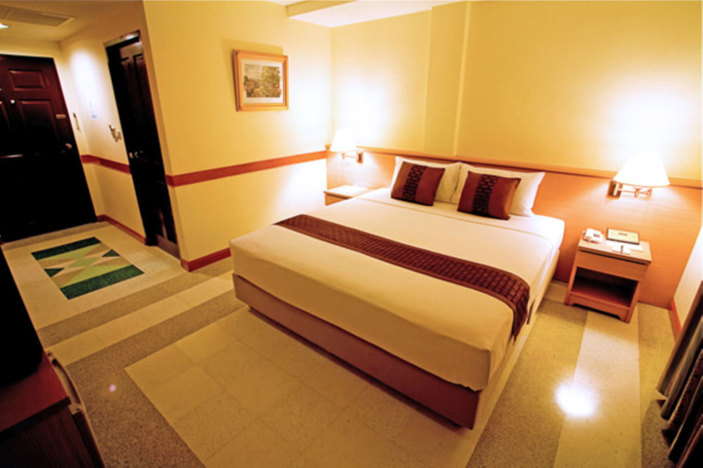 The Ecotel Bangkok Exterior photo